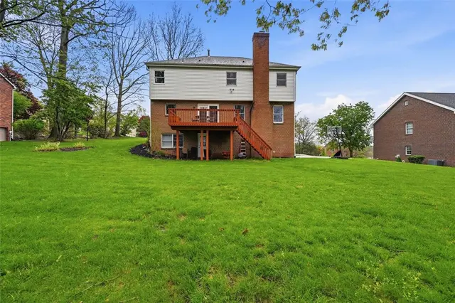 2436 Wedgewood Dr gallery image 35