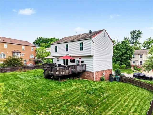 244 Jaclyn Dr gallery image 5