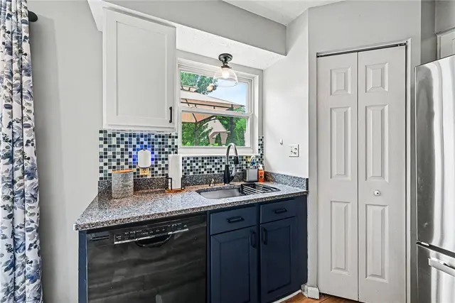 244 Jaclyn Dr gallery image 6