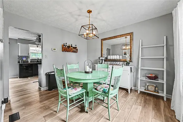 244 Jaclyn Dr gallery image 9