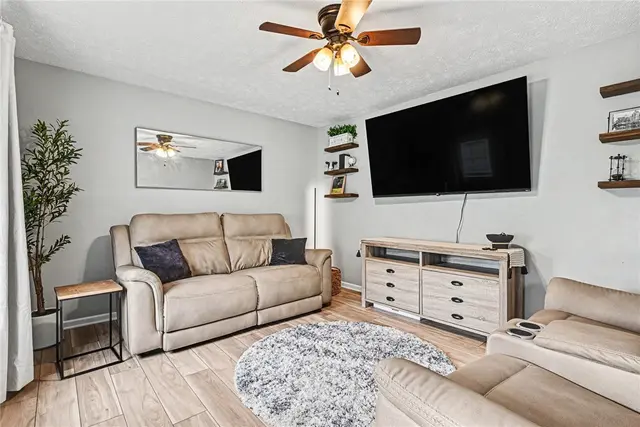 244 Jaclyn Dr gallery image 21