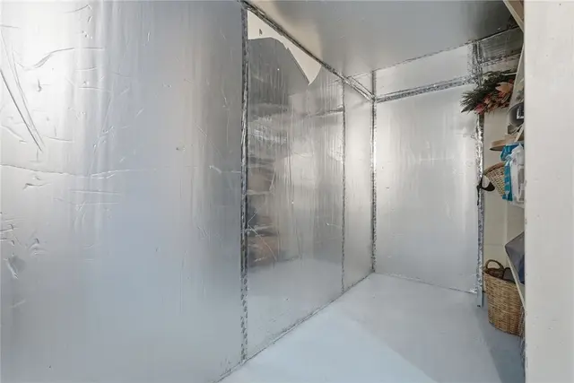 2449 Hampton Ave gallery image 16