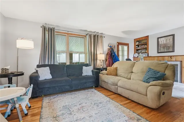 2449 Hampton Ave gallery image 17