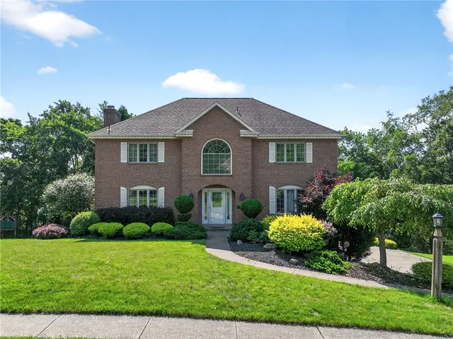 2455 Dogwood Dr gallery image 2