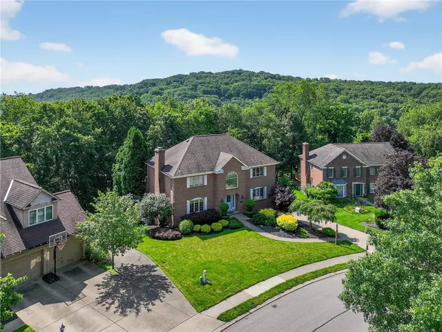 2455 Dogwood Dr gallery image 3