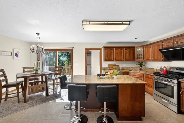 2455 Dogwood Dr gallery image 16