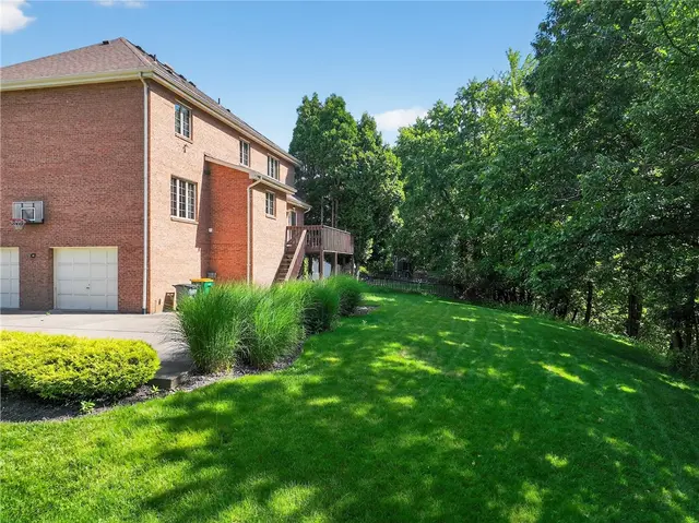 2455 Dogwood Dr gallery image 50
