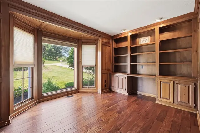 2457 Dogwood Dr gallery image 4