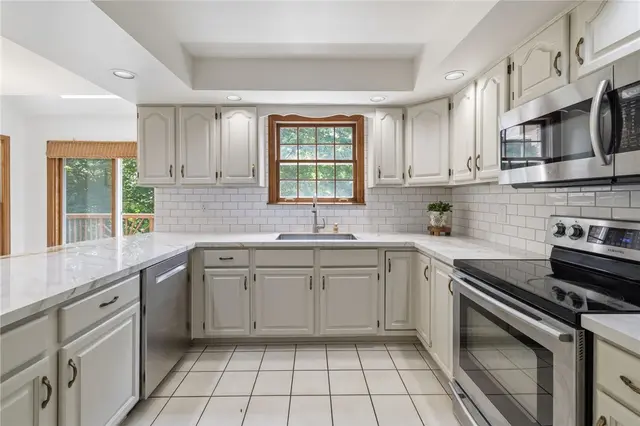2457 Dogwood Dr gallery image 22