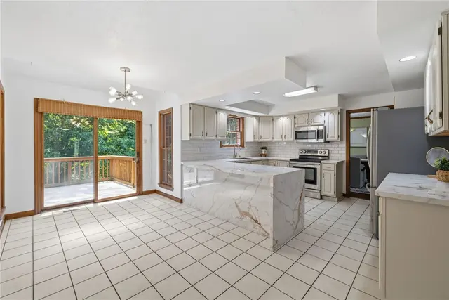 2457 Dogwood Dr gallery image 29