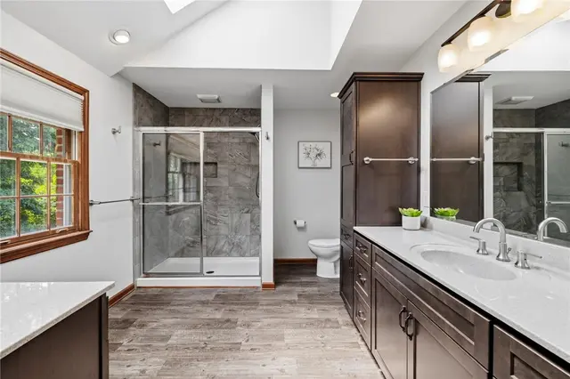 2457 Dogwood Dr gallery image 31