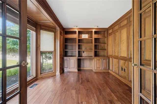 2457 Dogwood Dr gallery image 33