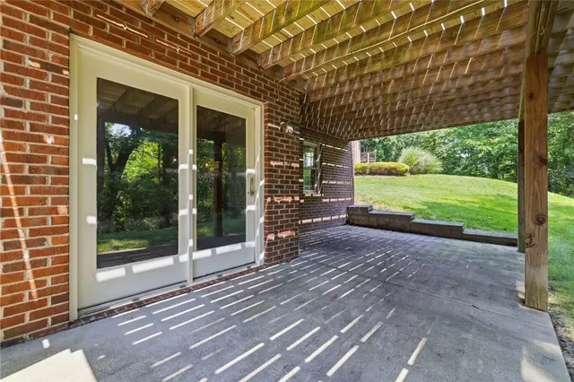 2457 Dogwood Dr gallery image 34