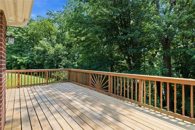 2457 Dogwood Dr gallery image 39