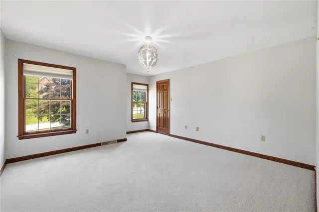 2457 Dogwood Dr gallery image 49