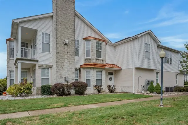 246 Adams Pointe 1 gallery image 18
