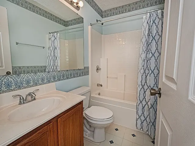 246 Jaclyn Dr gallery image 11