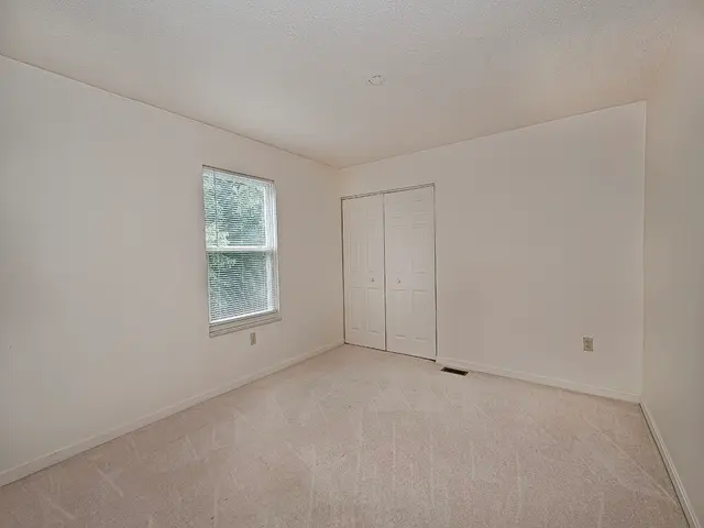 246 Jaclyn Dr gallery image 14
