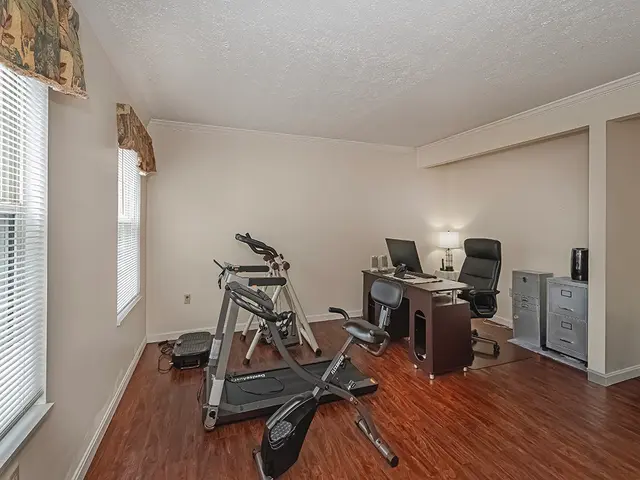 246 Jaclyn Dr gallery image 19