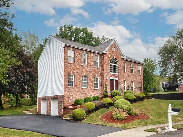 246 Jaclyn Dr gallery image 23