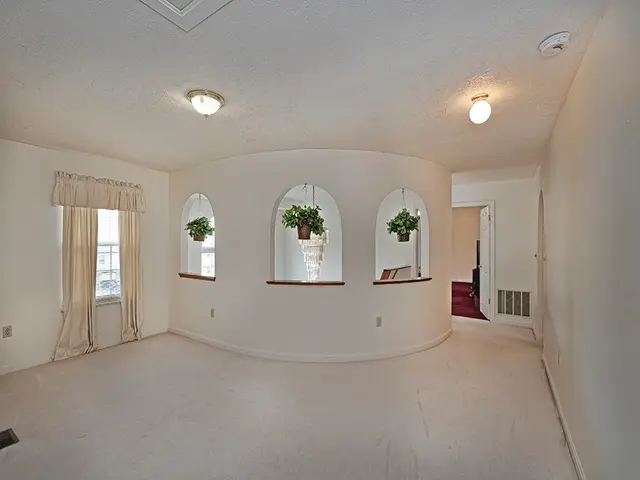 246 Jaclyn Dr gallery image 27