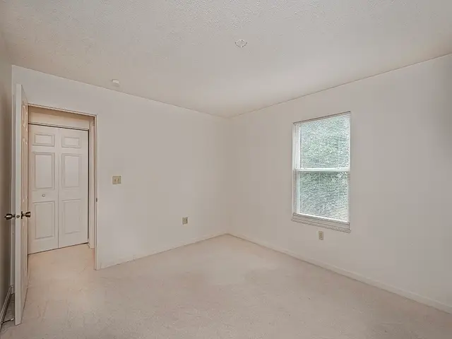 246 Jaclyn Dr gallery image 28