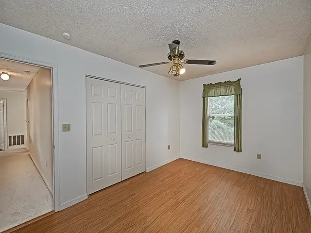 246 Jaclyn Dr gallery image 29