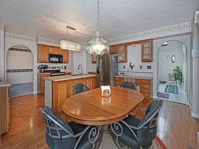 246 Jaclyn Dr gallery image 30