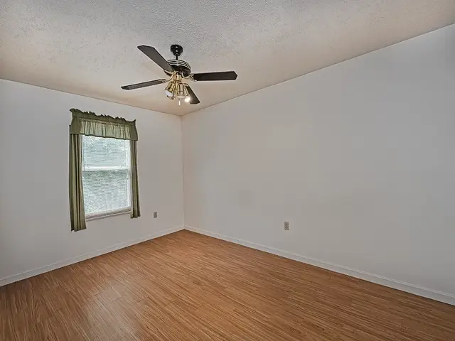 246 Jaclyn Dr gallery image 31