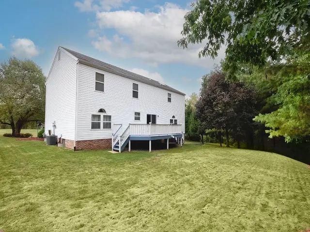 246 Jaclyn Dr gallery image 35