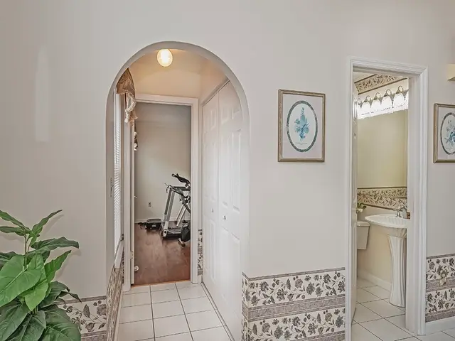 246 Jaclyn Dr gallery image 36