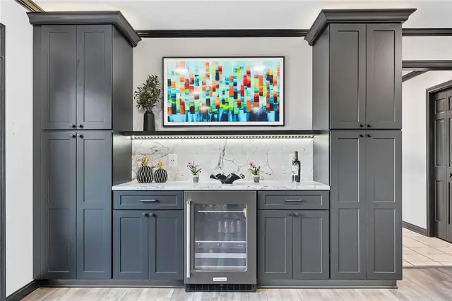 2460 Nicholson Road gallery image 2