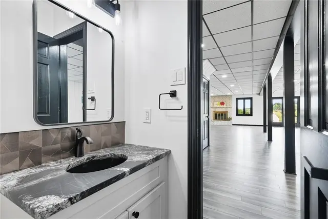 2460 Nicholson Road gallery image 8