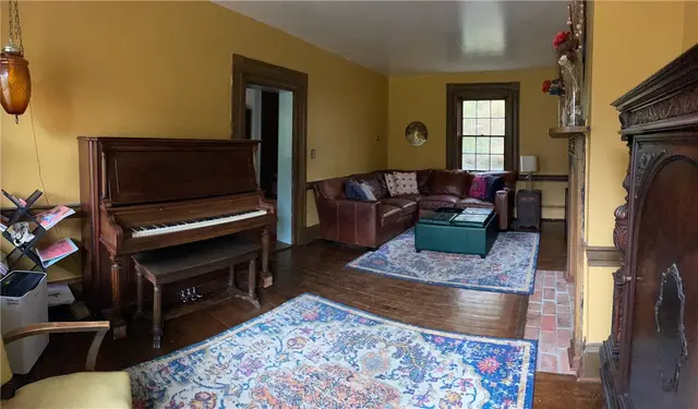 2460 Pleuchel Rd gallery image 9