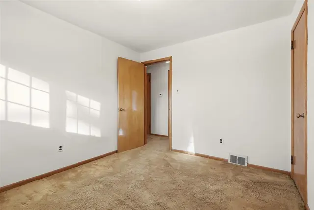 2464 Henry Lane gallery image 31