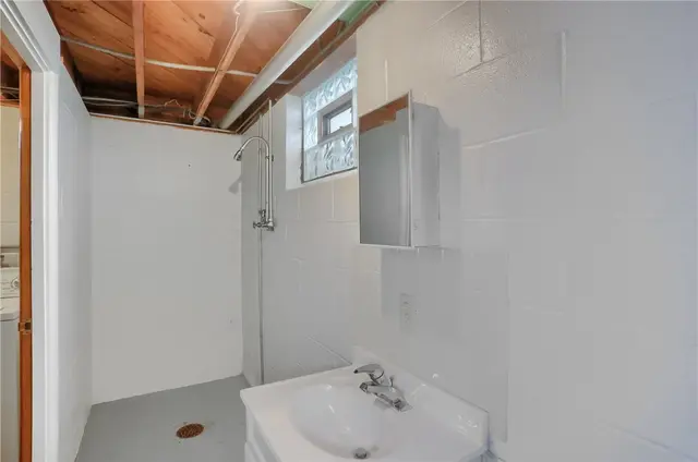 2467 Nicholson Road gallery image 4