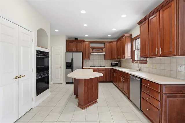 247 Erin gallery image 18