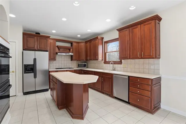 247 Erin gallery image 19