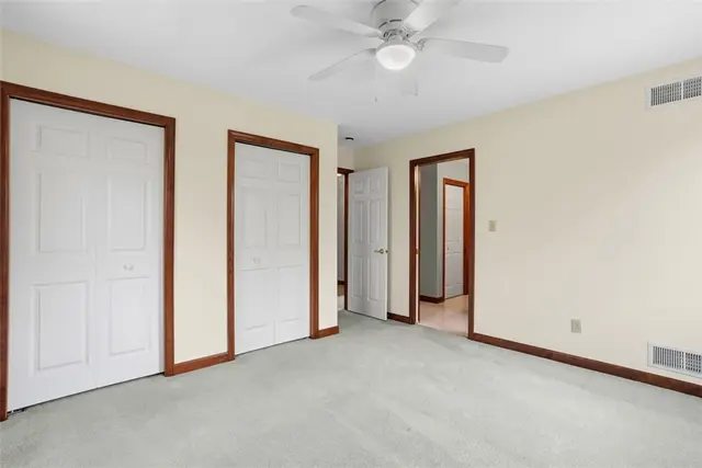 247 Erin gallery image 29