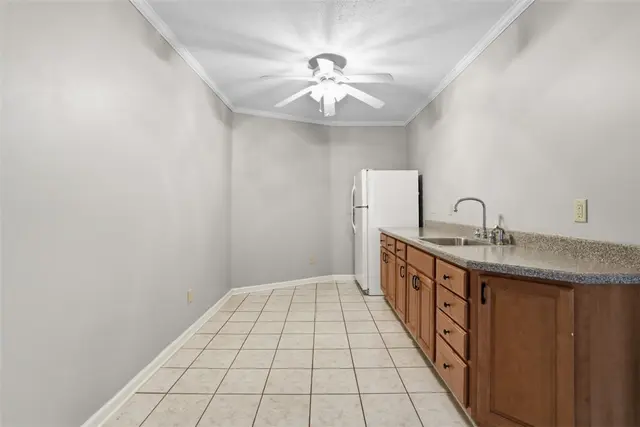 247 Erin gallery image 38