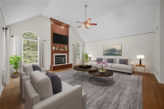 247 Erin Drive gallery image 9
