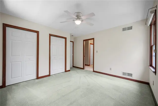 247 Erin Drive gallery image 23