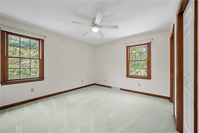 247 Erin Drive gallery image 27