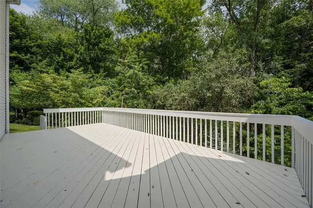 247 Erin Drive gallery image 28