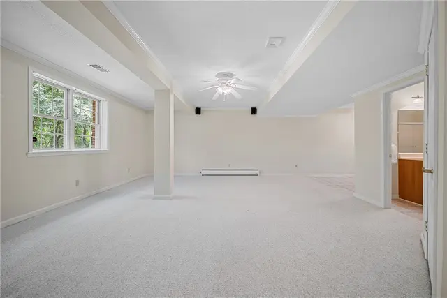 247 Erin Drive gallery image 29