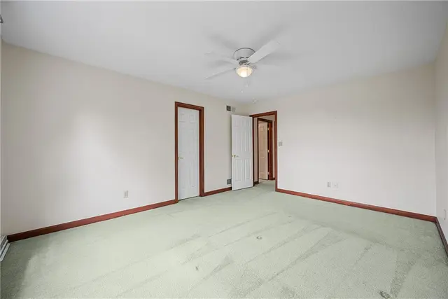 247 Erin Drive gallery image 35