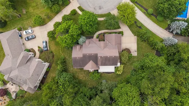 247 Erin Drive gallery image 42