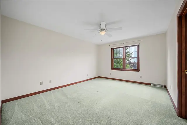 247 Erin Drive gallery image 43