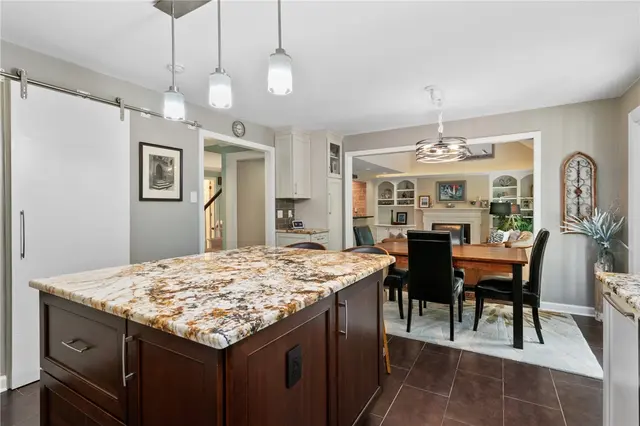 2474 Wedgewood Drive gallery image 10