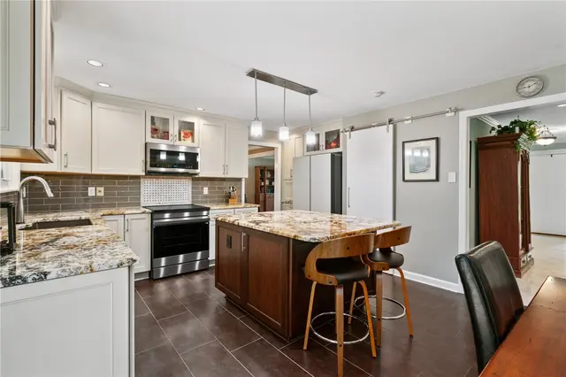 2474 Wedgewood Drive gallery image 28